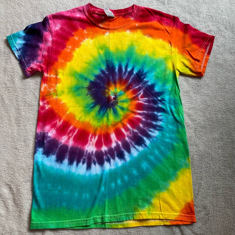 2/$30	Handmade Classic Rainbow Spiral Tie Dye Shirt
